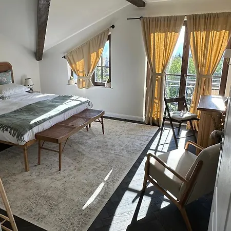 Charming Holiday Near A Beautiful Pine Forest Частна квартира